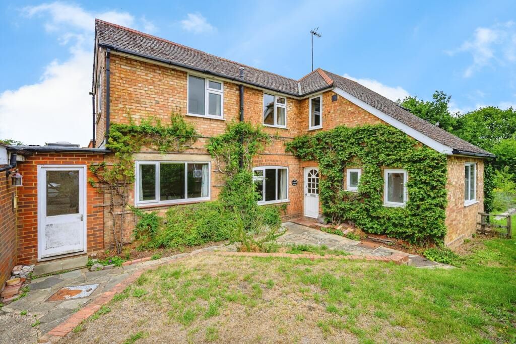 315 Luton Road, Harpenden, Hertfordshire, AL5 3LW