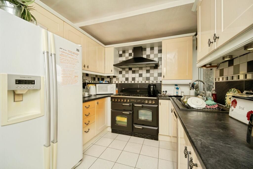 Flat 8 Garnet Court, Chelmscote Road, Solihull, West Midlands, B92 8DA