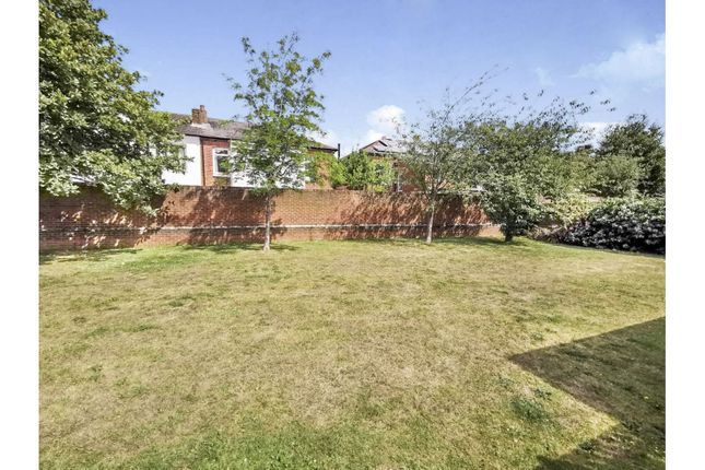Warnford Court, 5 Archers Road, SOUTHAMPTON, Hampshire, SO15 2LQ - Online Auctions