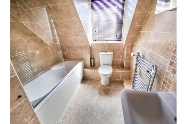 Warnford Court, 5 Archers Road, SOUTHAMPTON, Hampshire, SO15 2LQ - Online Auctions