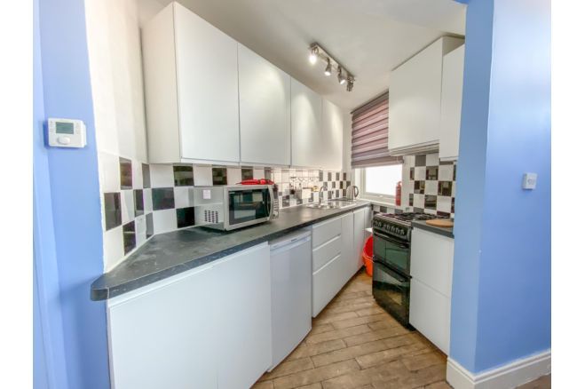 48 Woodhead Road, SHEFFIELD, South Yorkshire, S2 4TD