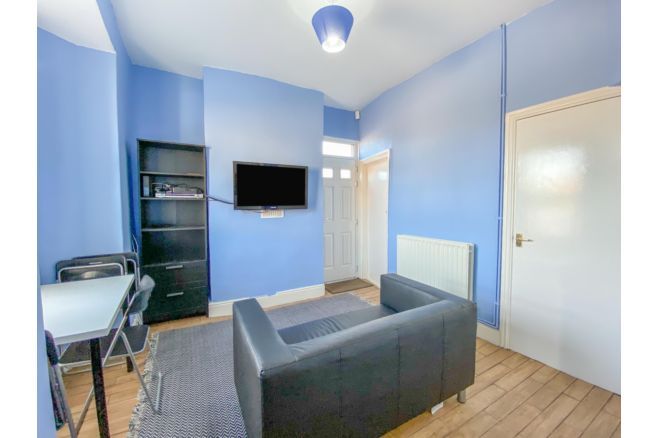 48 Woodhead Road, SHEFFIELD, South Yorkshire, S2 4TD