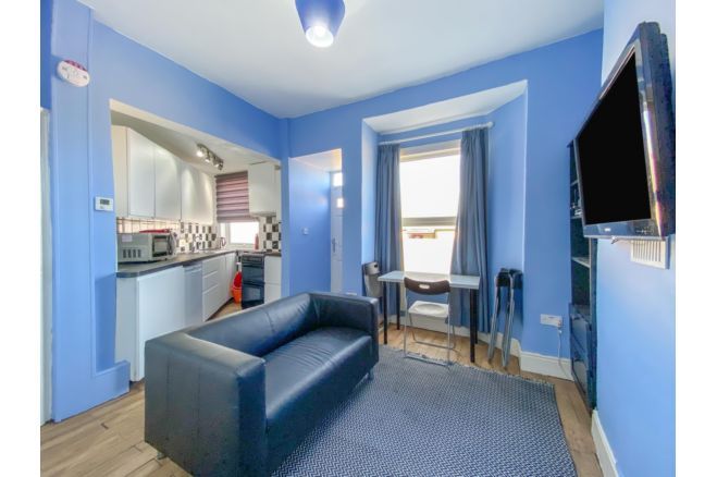 48 Woodhead Road, SHEFFIELD, South Yorkshire, S2 4TD