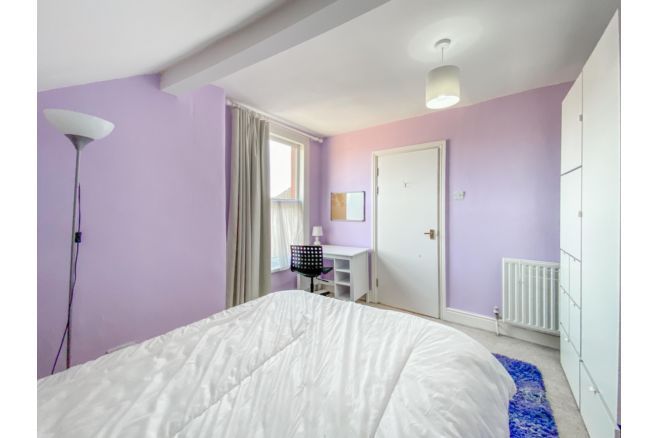 48 Woodhead Road, SHEFFIELD, South Yorkshire, S2 4TD