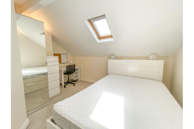 48 Woodhead Road, SHEFFIELD, South Yorkshire, S2 4TD