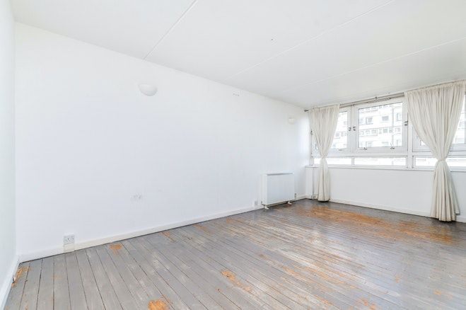 45 Park Court, LONDON, SW11 4LD