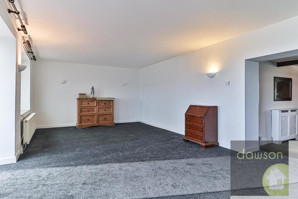 28 Dewsbury Road, Elland, West Yorkshire, HX5 9JU