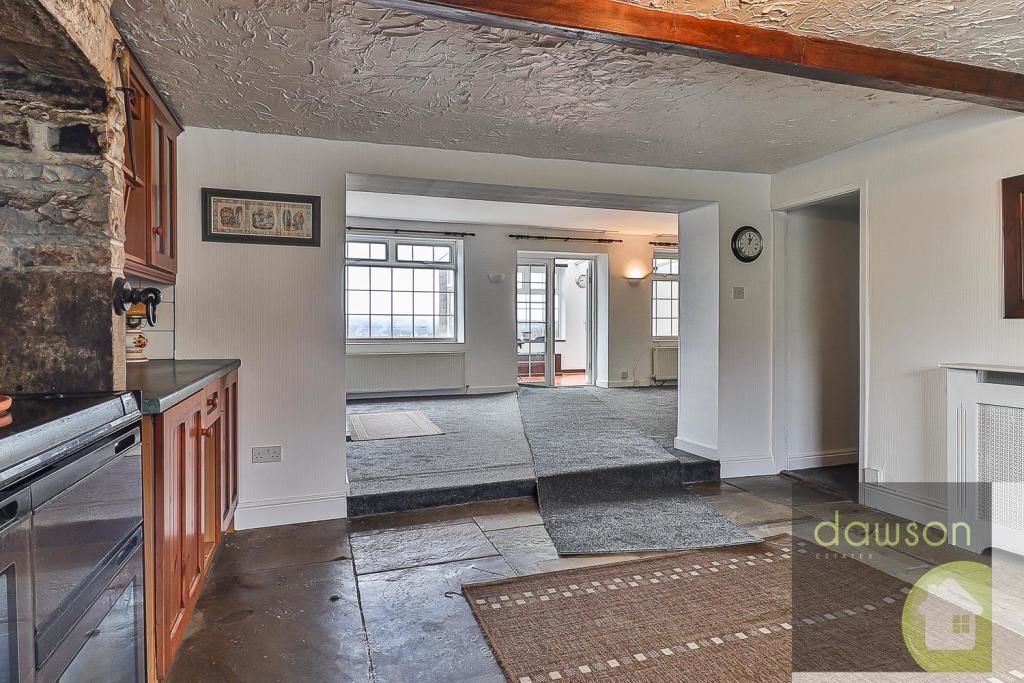 28 Dewsbury Road, Elland, West Yorkshire, HX5 9JU