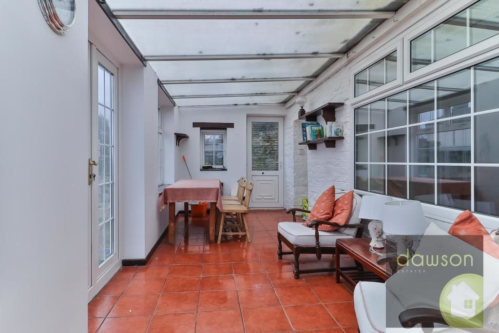 28 Dewsbury Road, Elland, West Yorkshire, HX5 9JU