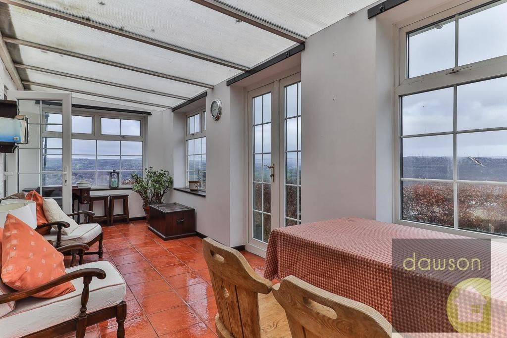 28 Dewsbury Road, Elland, West Yorkshire, HX5 9JU