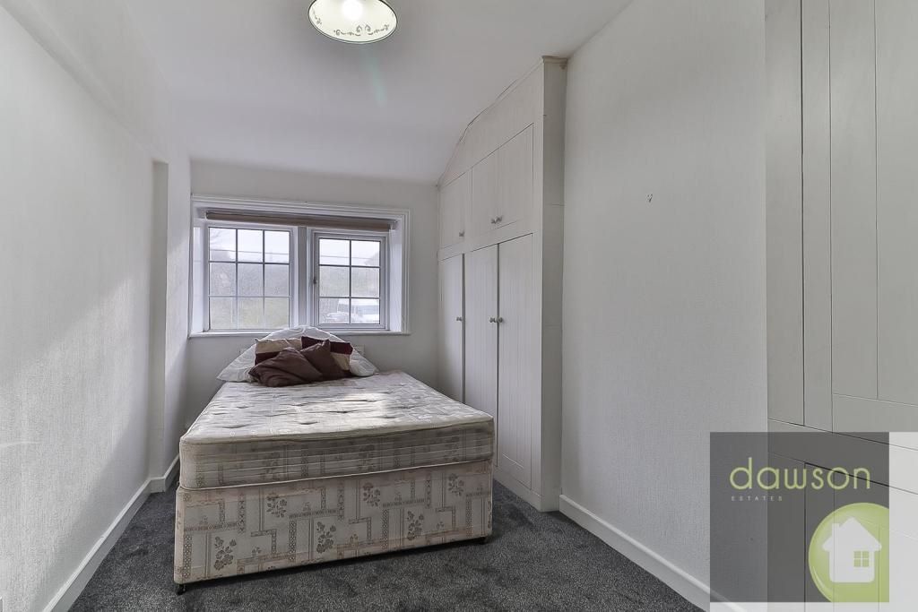 28 Dewsbury Road, Elland, West Yorkshire, HX5 9JU