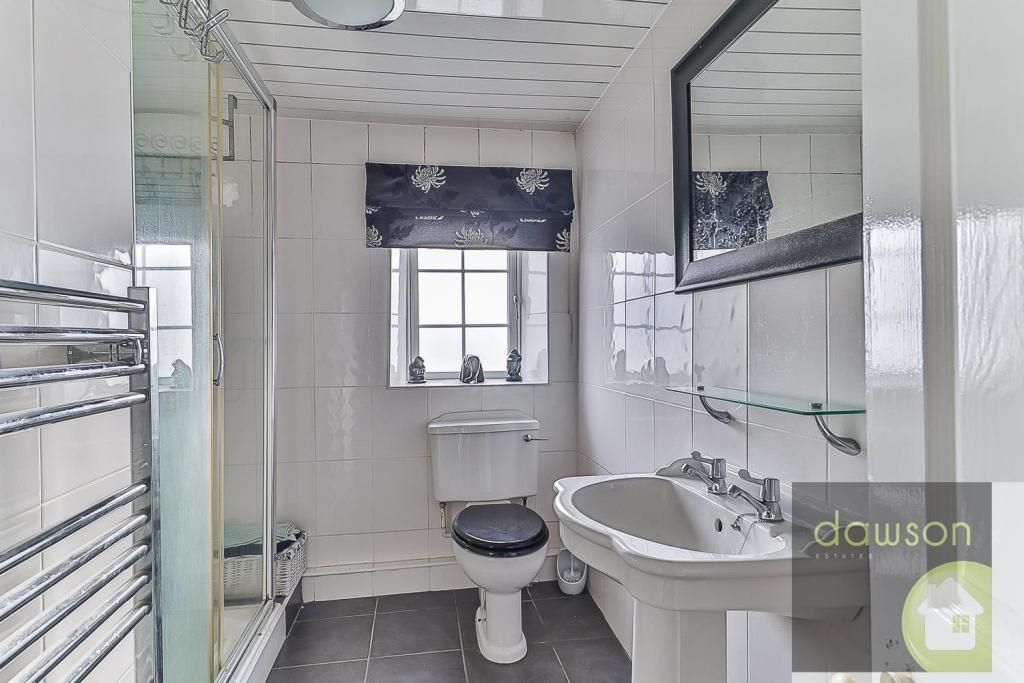 28 Dewsbury Road, Elland, West Yorkshire, HX5 9JU