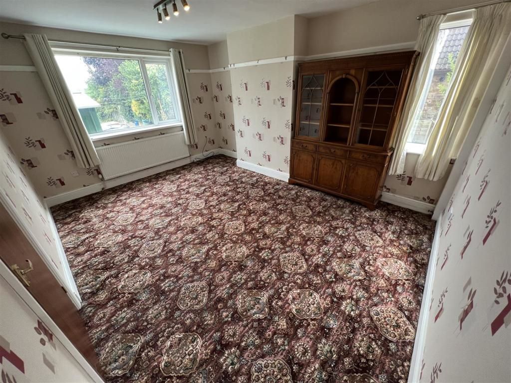 68 Clipstone Road West Forest Town, MANSFIELD, Nottinghamshire, NG19 0BU