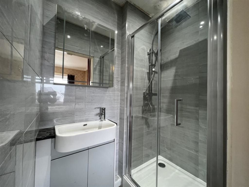 68 Clipstone Road West Forest Town, MANSFIELD, Nottinghamshire, NG19 0BU