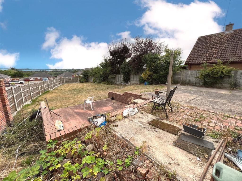 68 Clipstone Road West Forest Town, MANSFIELD, Nottinghamshire, NG19 0BU