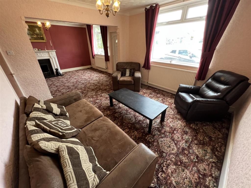 68 Clipstone Road West Forest Town, MANSFIELD, Nottinghamshire, NG19 0BU