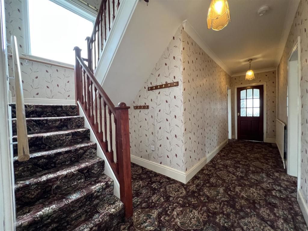 68 Clipstone Road West Forest Town, MANSFIELD, Nottinghamshire, NG19 0BU