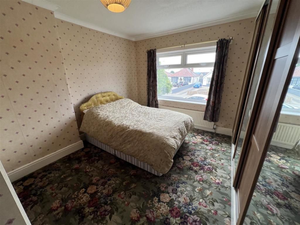 68 Clipstone Road West Forest Town, MANSFIELD, Nottinghamshire, NG19 0BU