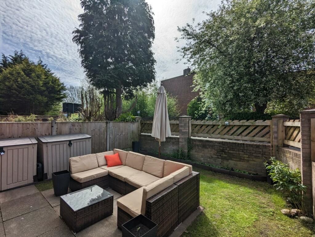 2 Picton Close, Salford, Lancashire, M3 6BE