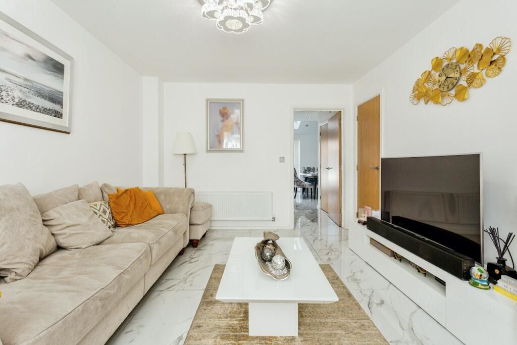 60 Mill Fold Gardens Chadderton, Oldham, Lancashire, OL9 9FY