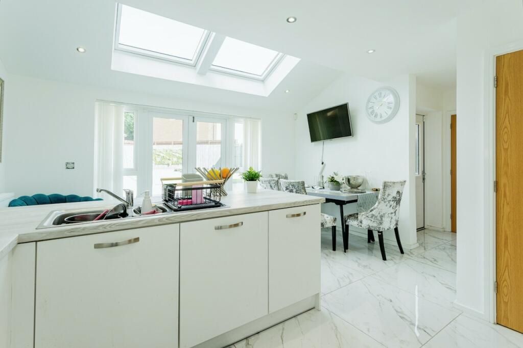 60 Mill Fold Gardens Chadderton, Oldham, Lancashire, OL9 9FY