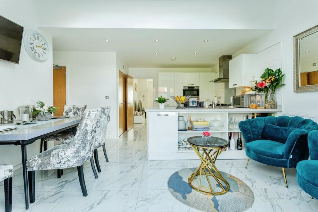 60 Mill Fold Gardens Chadderton, Oldham, Lancashire, OL9 9FY