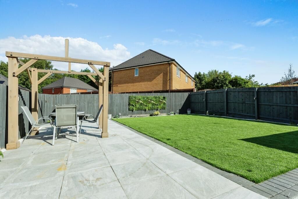 60 Mill Fold Gardens Chadderton, Oldham, Lancashire, OL9 9FY