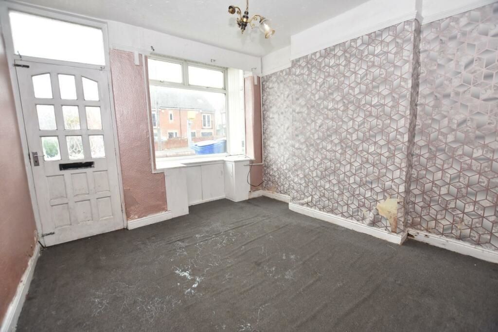 317 Derby Road, Chesterfield, Derbyshire, S40 2EU