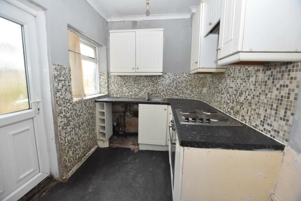 317 Derby Road, Chesterfield, Derbyshire, S40 2EU