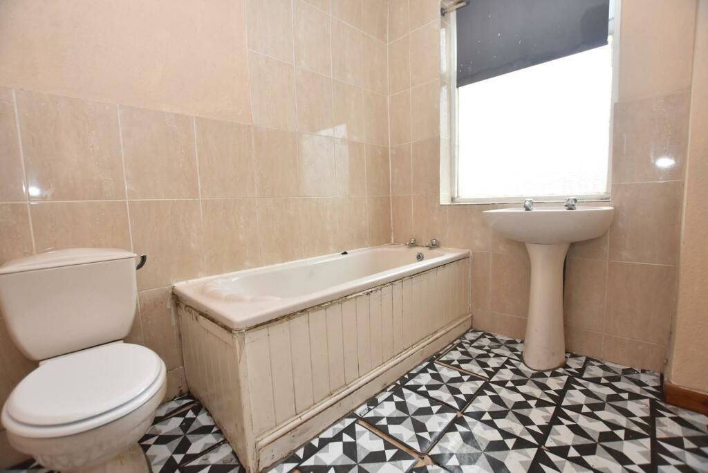 317 Derby Road, Chesterfield, Derbyshire, S40 2EU