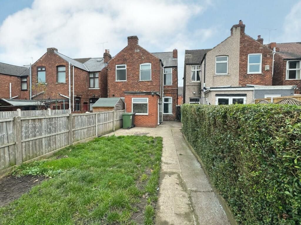 317 Derby Road, Chesterfield, Derbyshire, S40 2EU