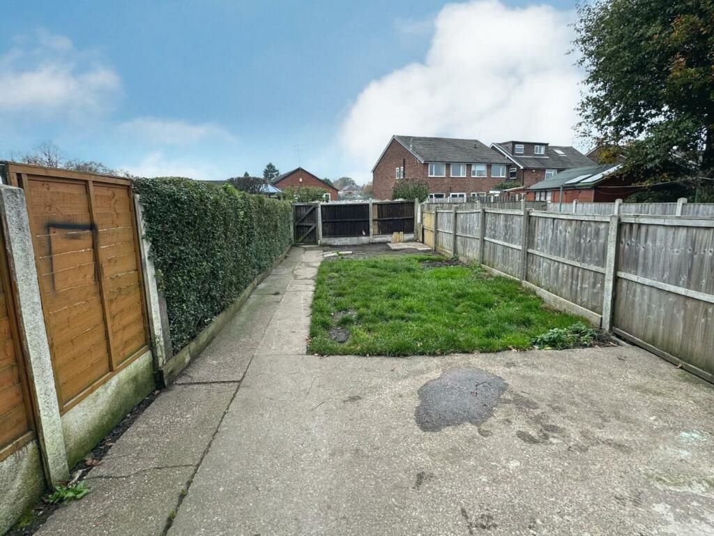 317 Derby Road, Chesterfield, Derbyshire, S40 2EU