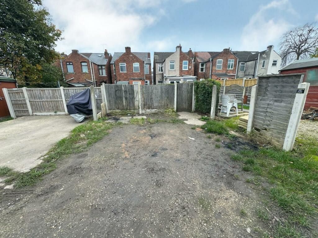 317 Derby Road, Chesterfield, Derbyshire, S40 2EU