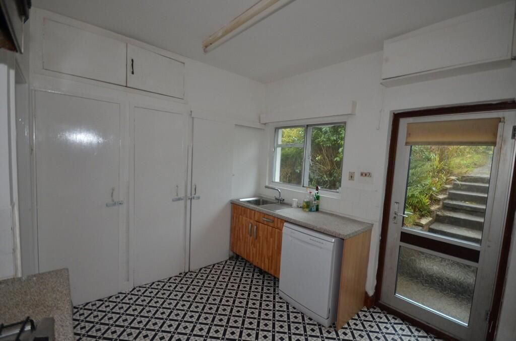 12 Maeshendre Waunfawr, Aberystwyth, Dyfed, SY23 3PR
