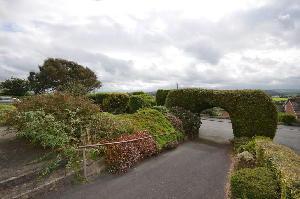 12 Maeshendre Waunfawr, Aberystwyth, Dyfed, SY23 3PR