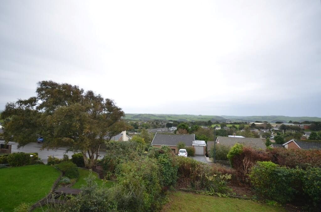 12 Maeshendre Waunfawr, Aberystwyth, Dyfed, SY23 3PR