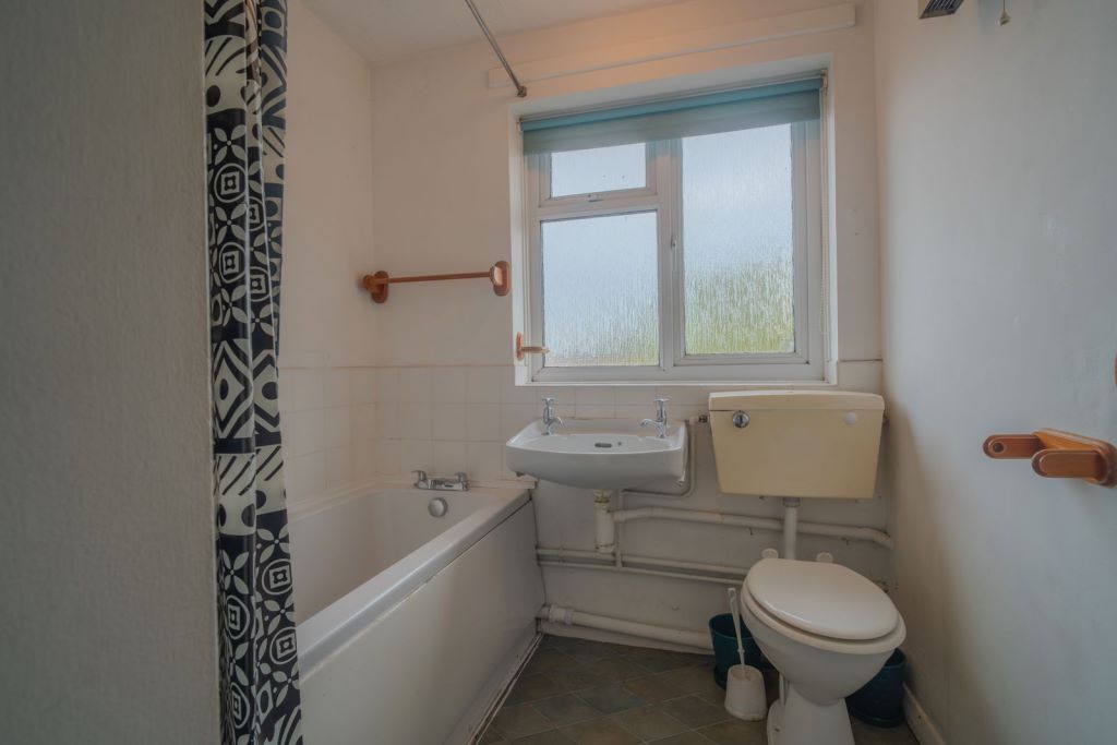 25 Gosford Walk, Solihull, West Midlands, B92 8TA