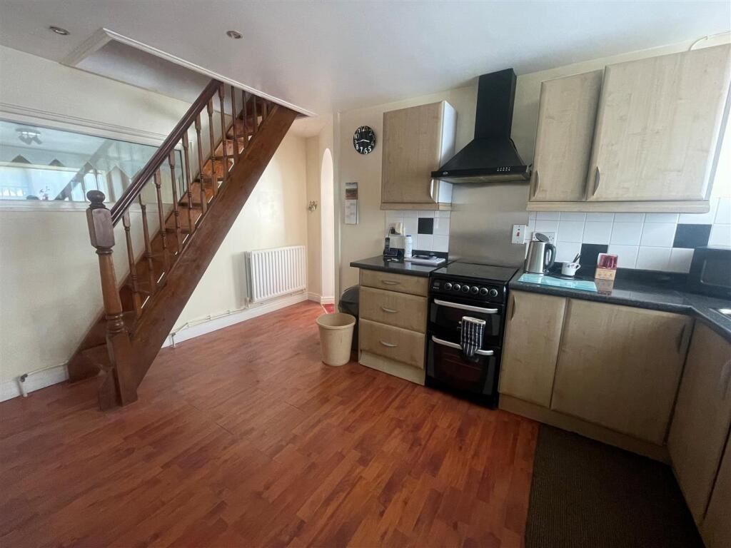 10 Carrington Avenue, Hornsea, North Humberside, HU18 1JQ