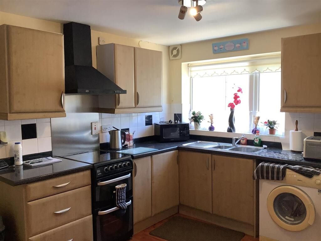 10 Carrington Avenue, Hornsea, North Humberside, HU18 1JQ