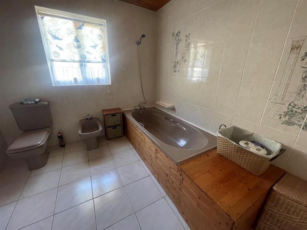 10 Carrington Avenue, Hornsea, North Humberside, HU18 1JQ