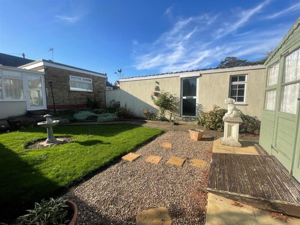 10 Carrington Avenue, Hornsea, North Humberside, HU18 1JQ