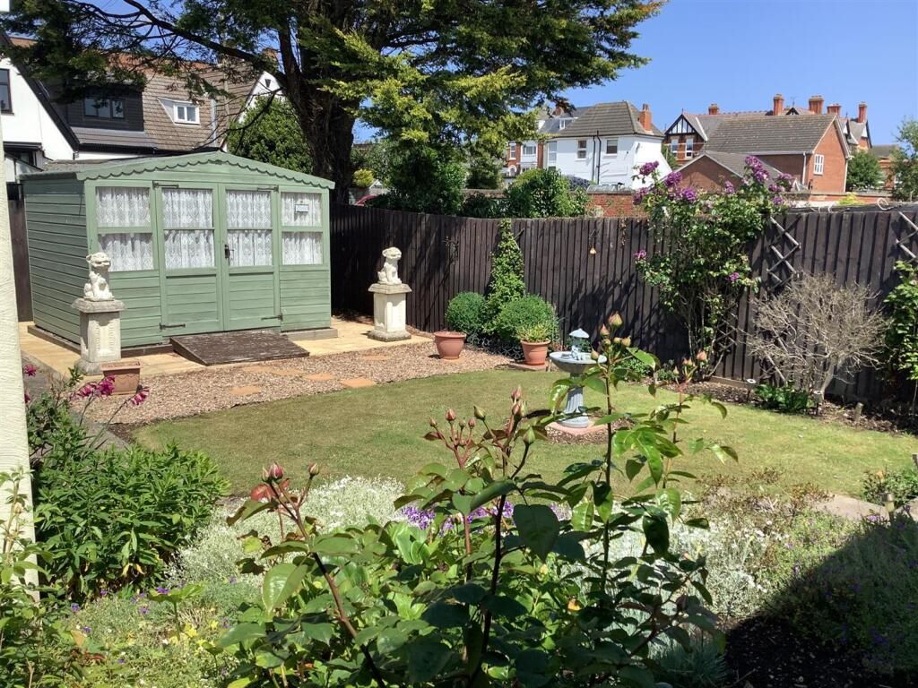 10 Carrington Avenue, Hornsea, North Humberside, HU18 1JQ