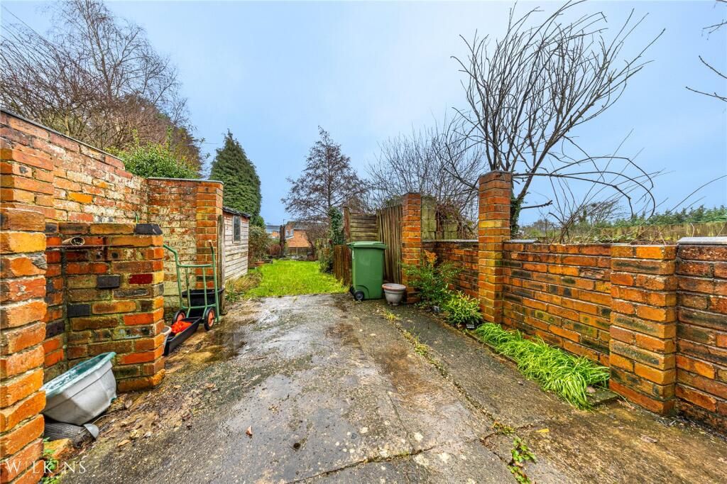 67 Chancery Lane, Nuneaton, Warwickshire, CV10 0PD