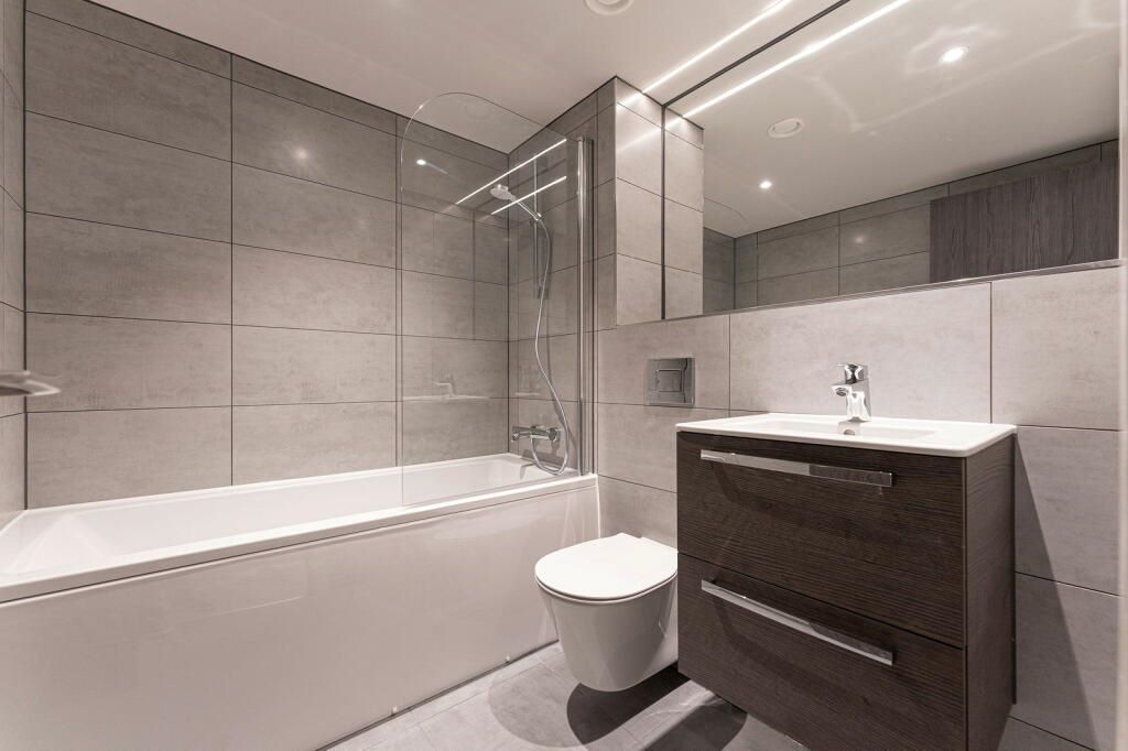 Apartment 706 St. Martins Place, 169 Broad Street, Birmingham, West Midlands, B15 1ED