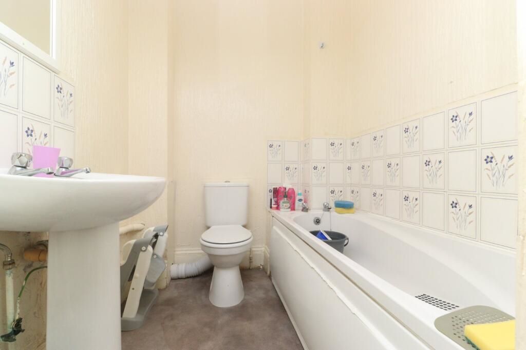 Flat 3 40 Harold Road, Cliftonville, Margate, Kent, CT9 2HT