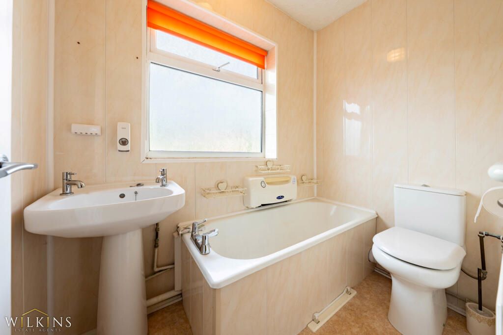 6 Meldrum Road, Nuneaton, Warwickshire, CV10 8HS