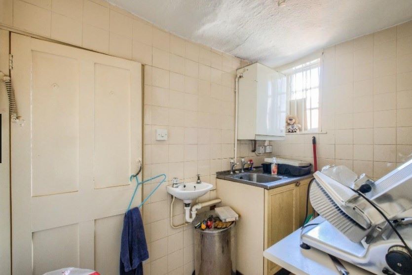 22 Market Place, Wednesbury, West Midlands, WS10 7AY - Online Auctions