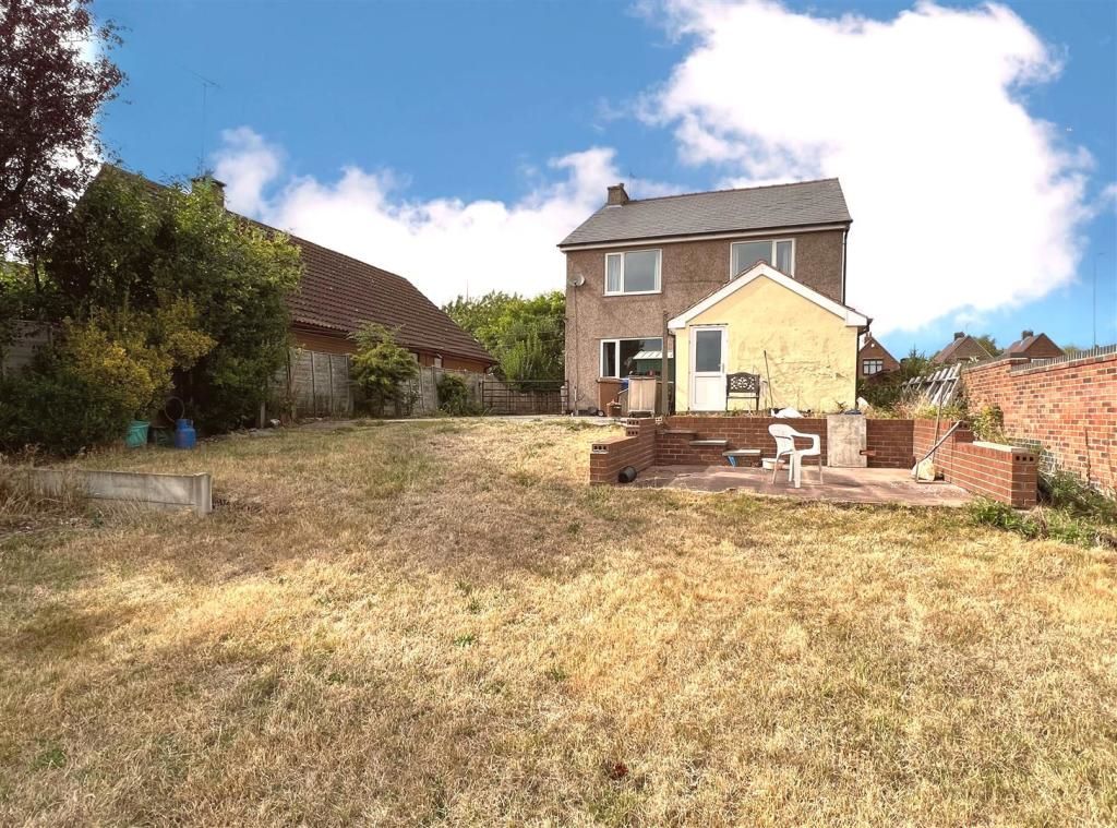 68 Clipstone Road West Forest Town, MANSFIELD, Nottinghamshire, NG19 0BU