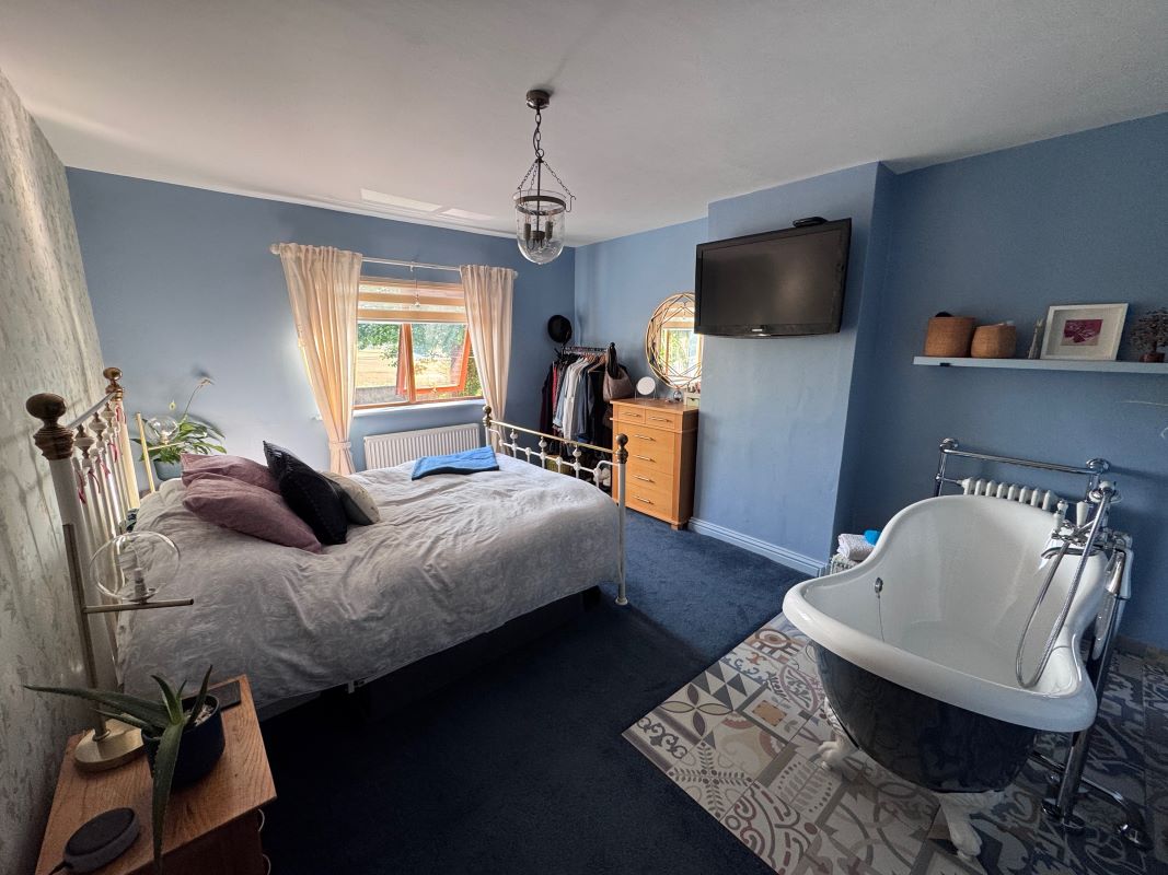 115 Tuffley Avenue, Gloucester, Gloucestershire, GL1 5NP