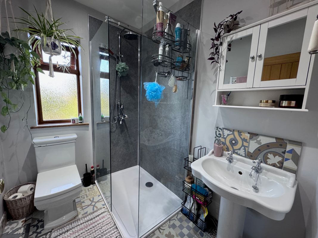 115 Tuffley Avenue, Gloucester, Gloucestershire, GL1 5NP